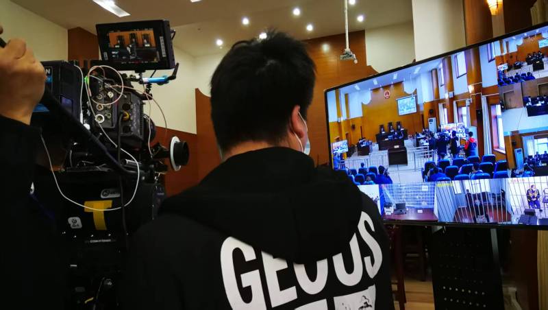 AI生成VS人工创意——番禺区广告片拍摄公司的技术浪漫主义实践